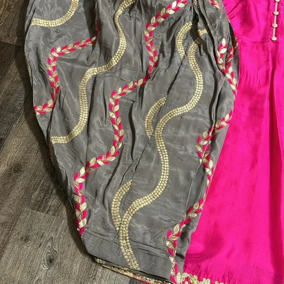 Pink Grey Gold Salwar Shalwar Kameez - Picture 4 of 8